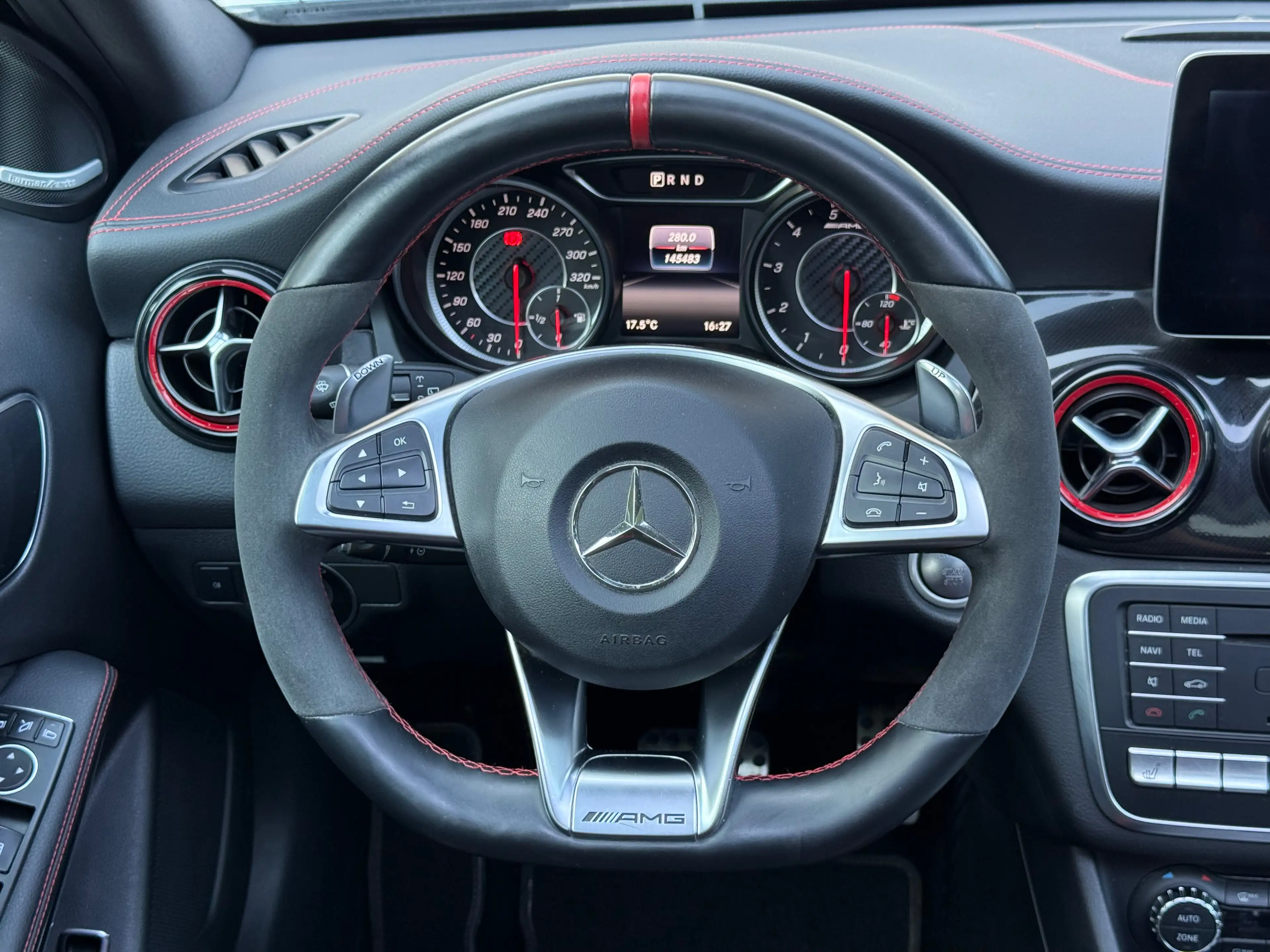 Mercedes-Benz GLA 45 AMG Recaro | Pano | Facelift | HK | Dealer Maintained — photo 9