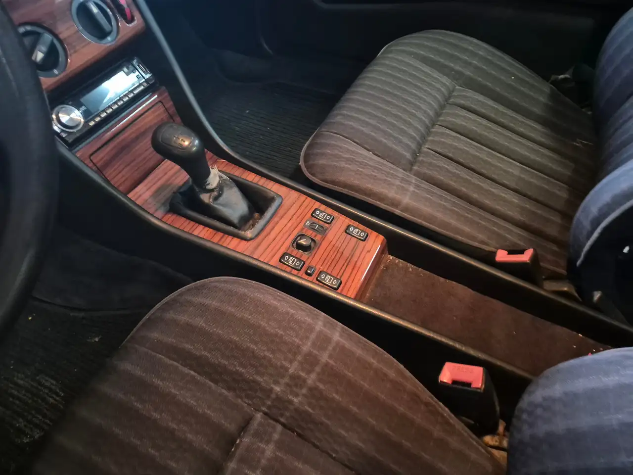 Mercedes-Benz E 220 220 CE / E 220 Coupe (124.042), foto 9