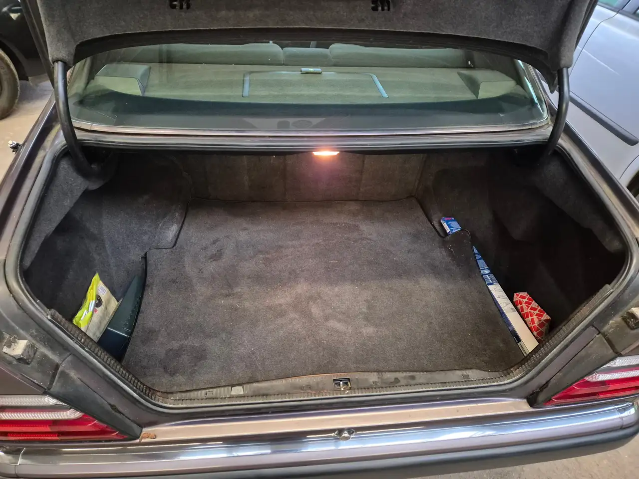 Mercedes-Benz E 220 220 CE / E 220 Coupe (124.042), foto 7