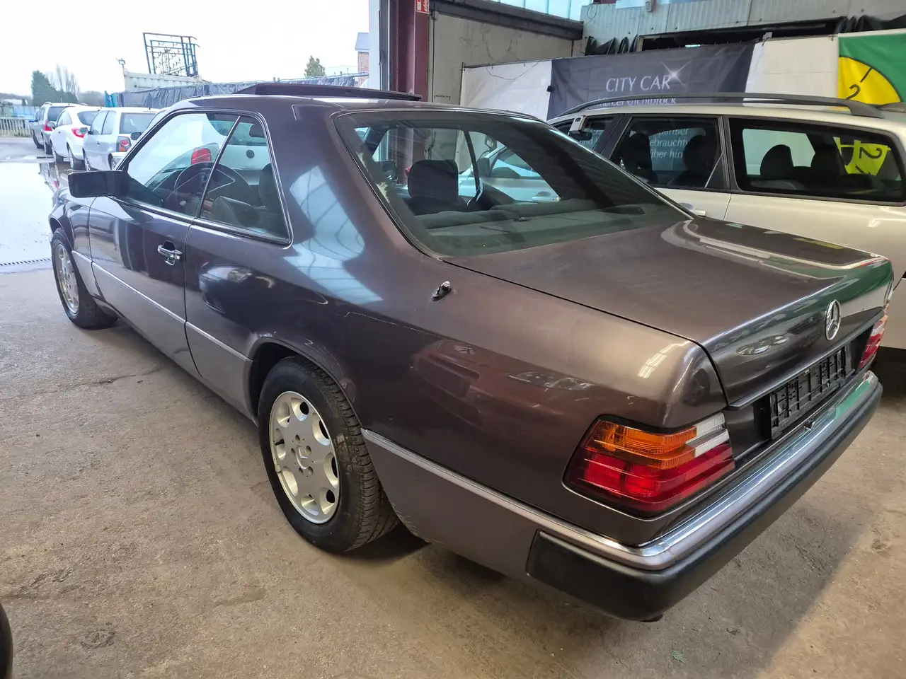Mercedes-Benz E 220 220 CE / E 220 Coupe (124.042), foto 6
