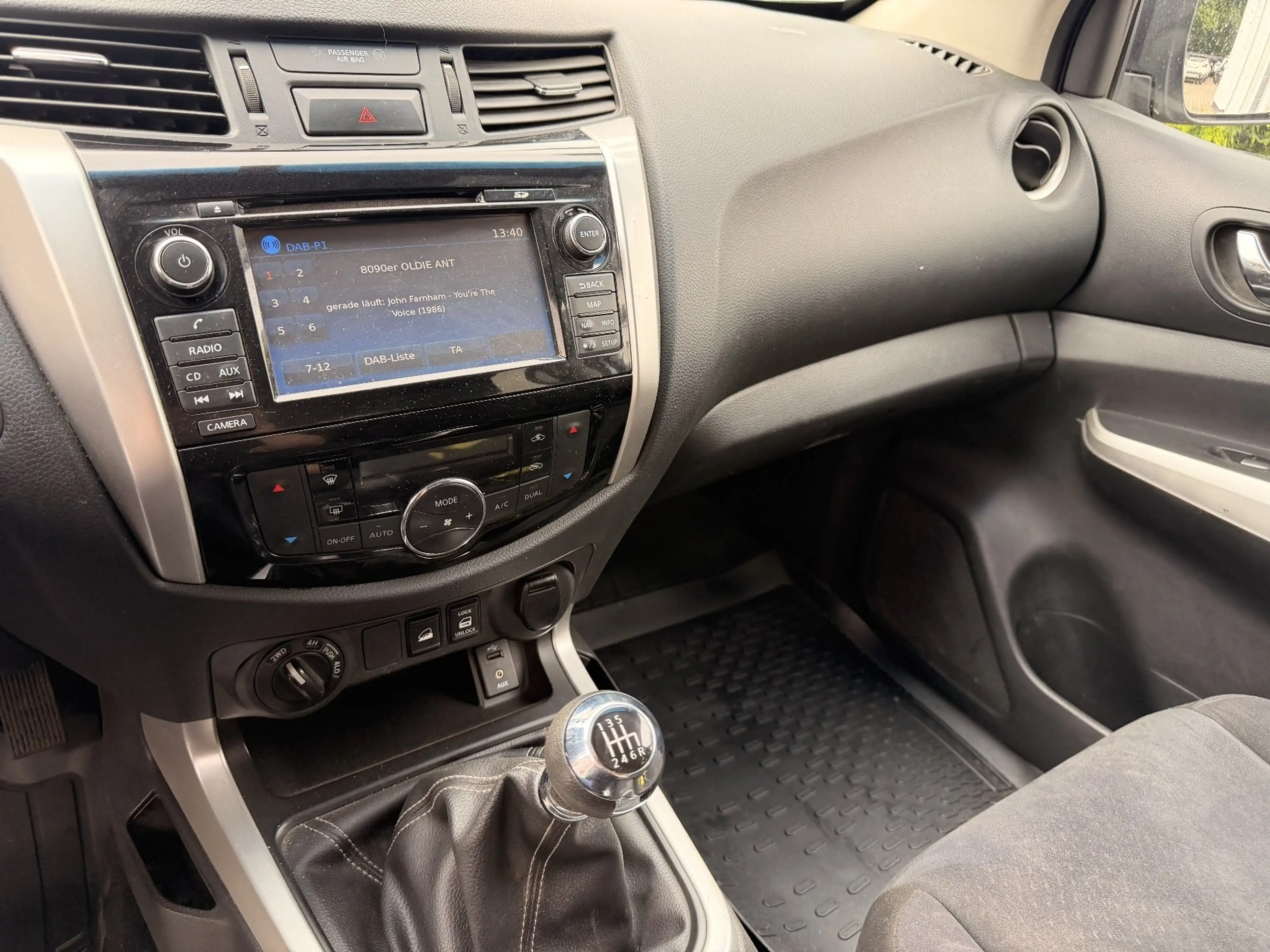 Nissan Navara NP300 4x4 2,3dCi — photo 9