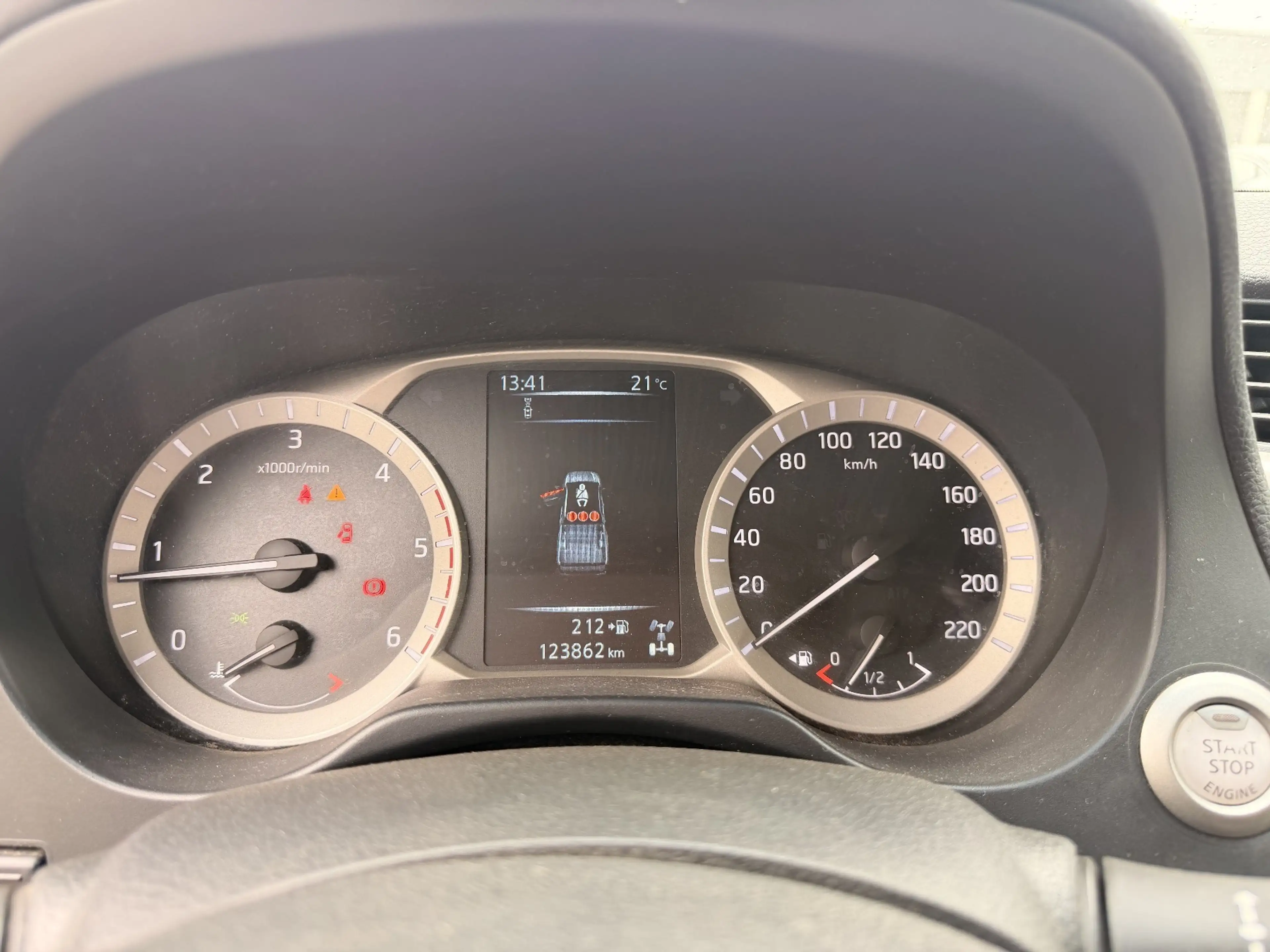 Nissan Navara NP300 4x4 2,3dCi — photo 10