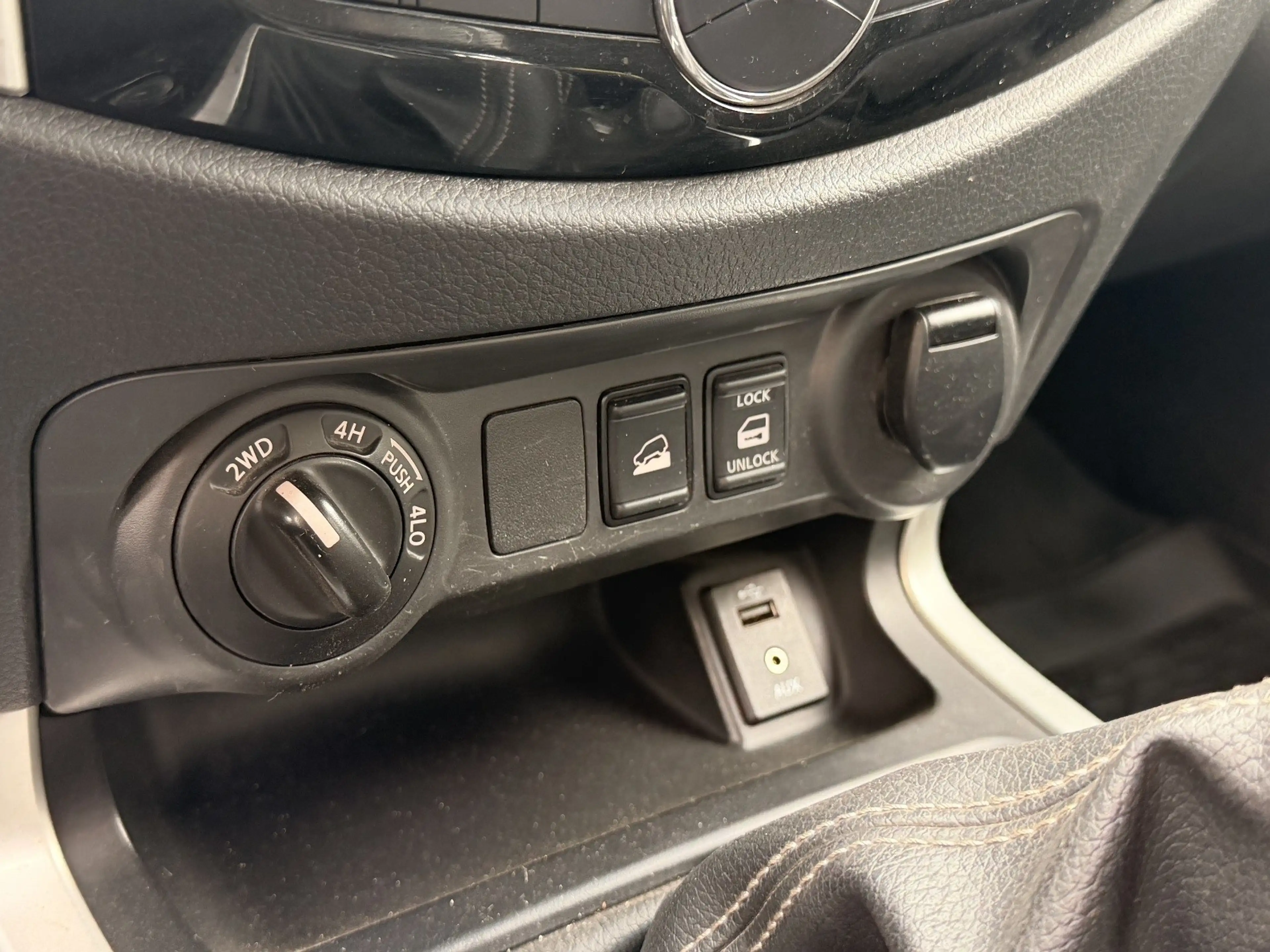 Nissan Navara NP300 4x4 2,3dCi — photo 11
