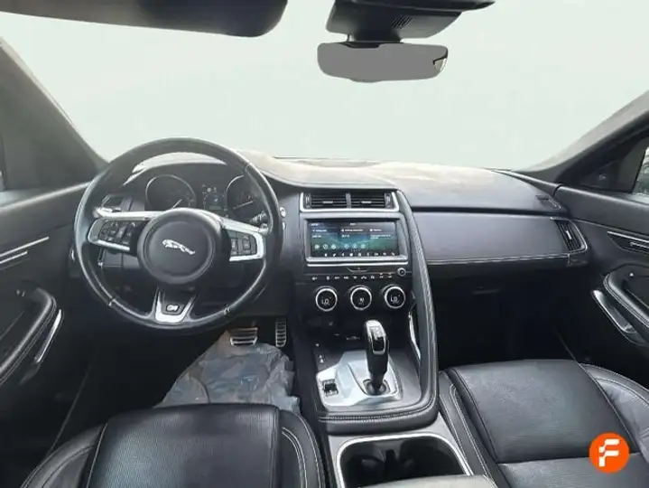 Jaguar E-Pace 2018, foto 14