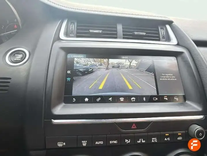 Jaguar E-Pace 2018, foto 12