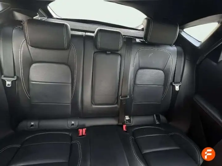 Jaguar E-Pace 2018, foto 20