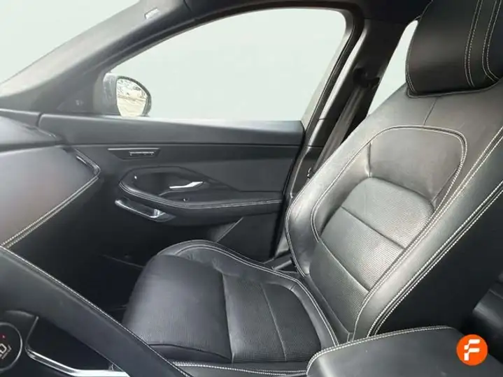 Jaguar E-Pace 2018, foto 13