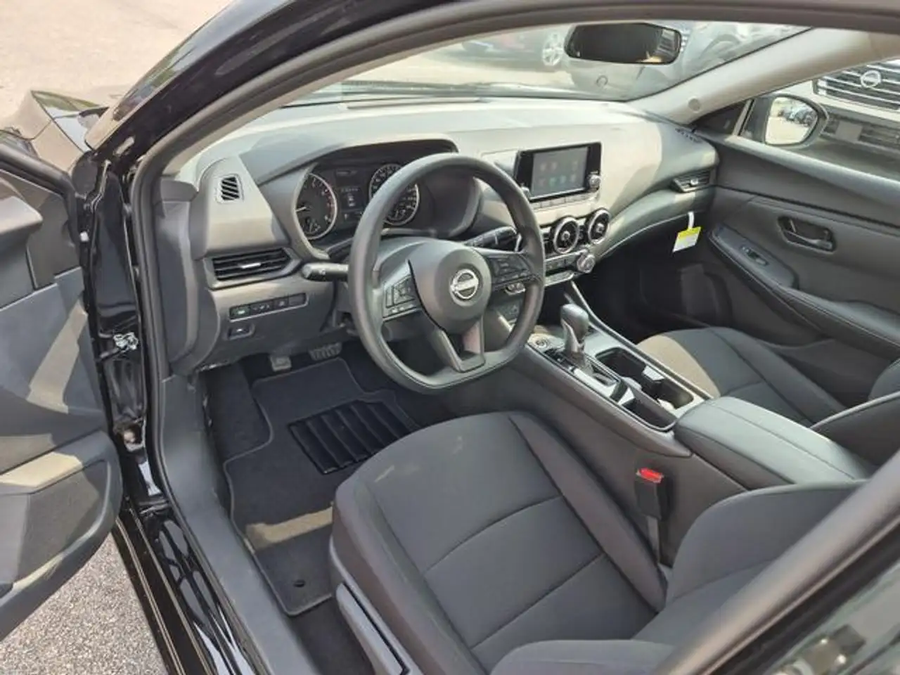 Nissan Sentra снимка Nissan Sentra