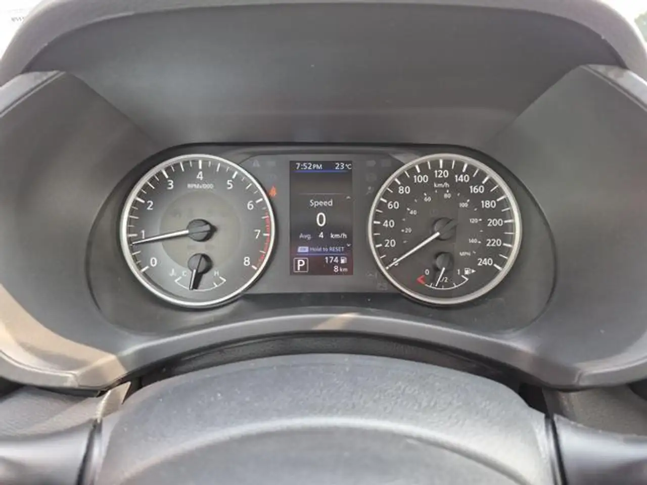 Nissan Sentra снимка Nissan Sentra