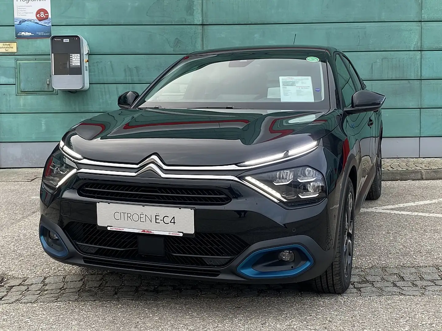 Citroen C4 e-C4 136 50kWh Shine Schwarz - 1