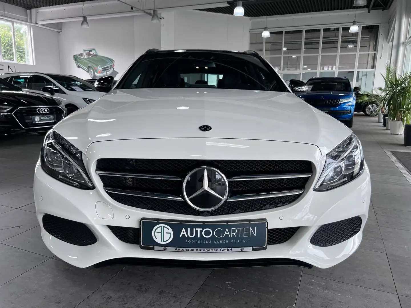 Mercedes-Benz C 300 C -Klasse*Avantgarde*Navi*Panoramad.*SHZ Blanc - 2