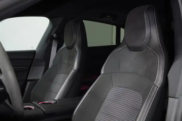 Porsche Taycan 4 Cross Turismo Ansicht 22