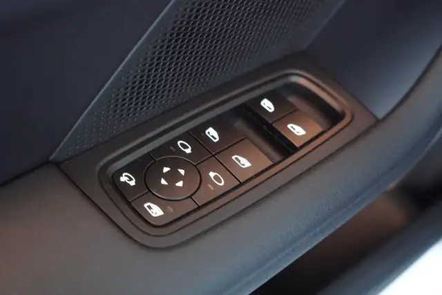 Porsche Taycan 4 Cross Turismo Ansicht 10