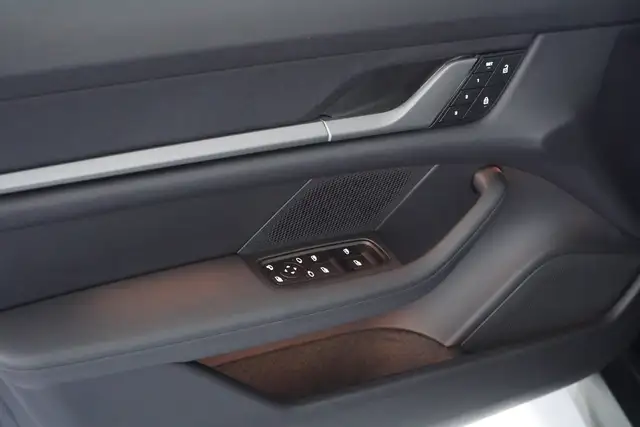 Porsche Taycan 4 Cross Turismo Ansicht 9