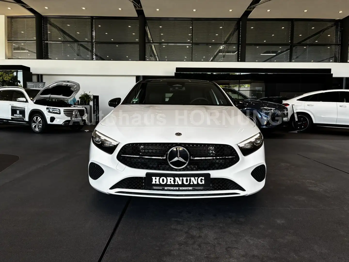 Mercedes-Benz A 180 A 180 Kompaktlimousine PROG LED KAMERA DIST NGHT Weiß - 2