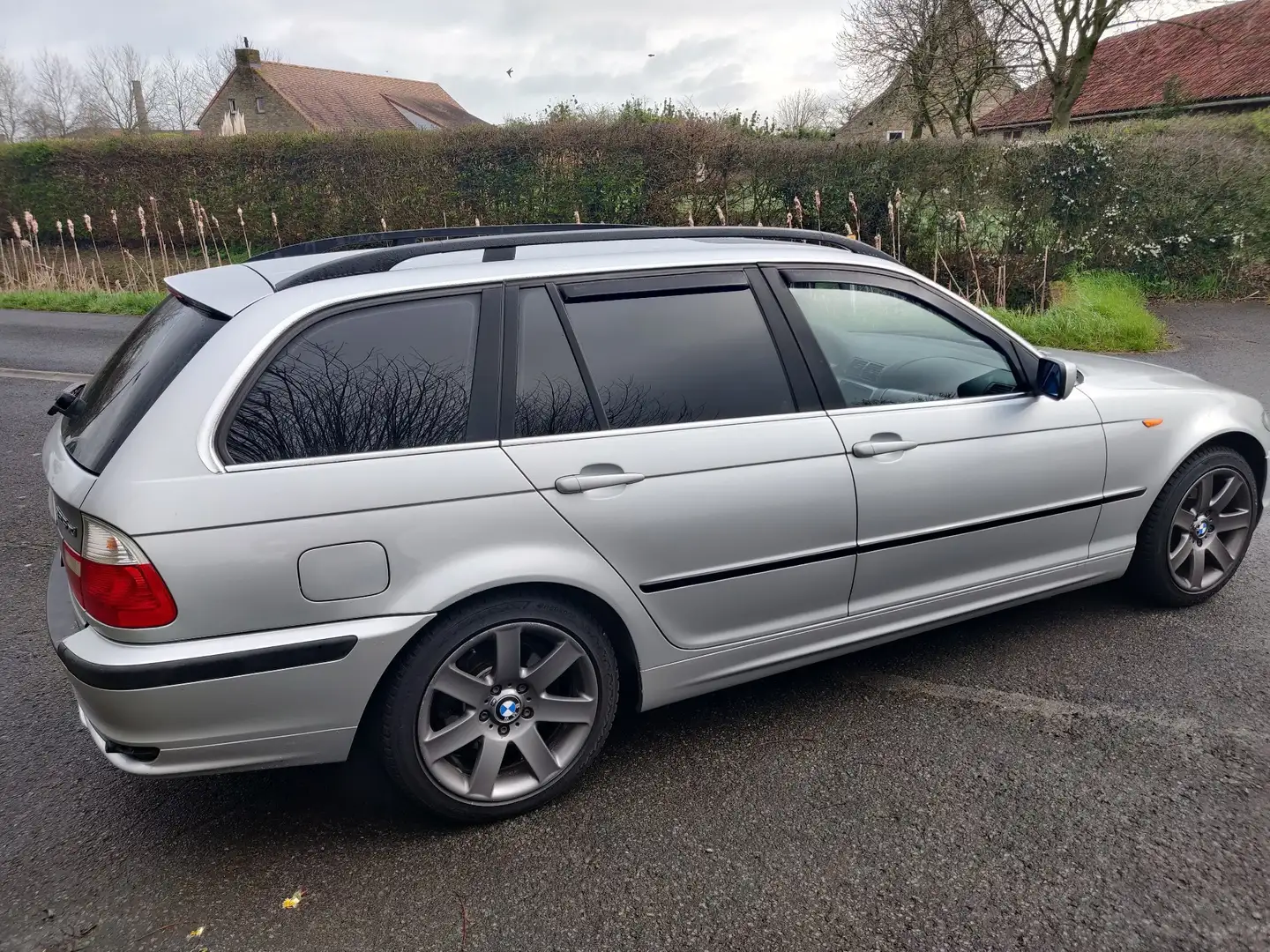 BMW 325 325Xi Touring - automatic - petrol & LPG Argent - 2