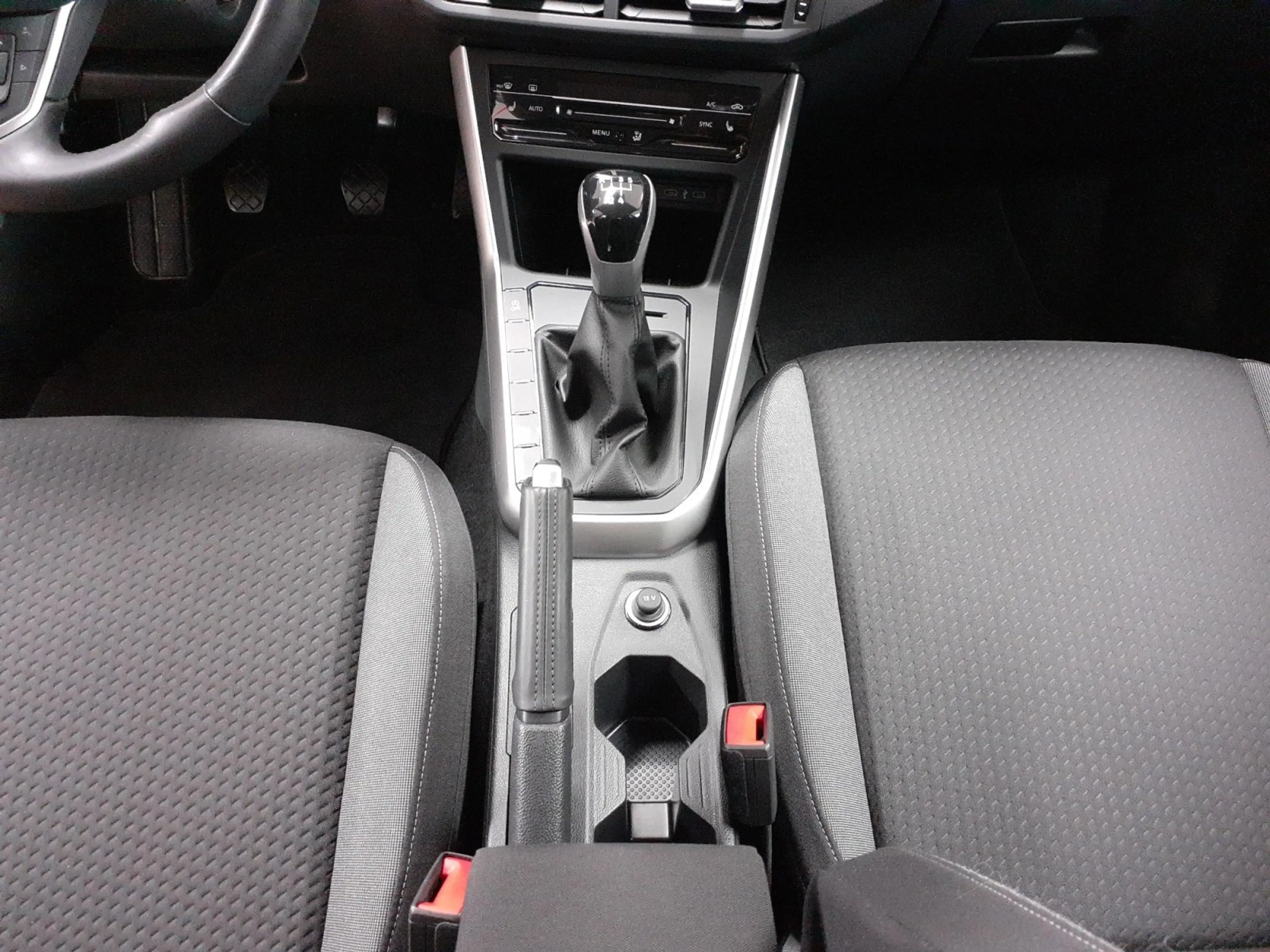 Volkswagen Taigo 1.0TSI Life *Navi*Klima*LED*Sitzhzg* — photo 11