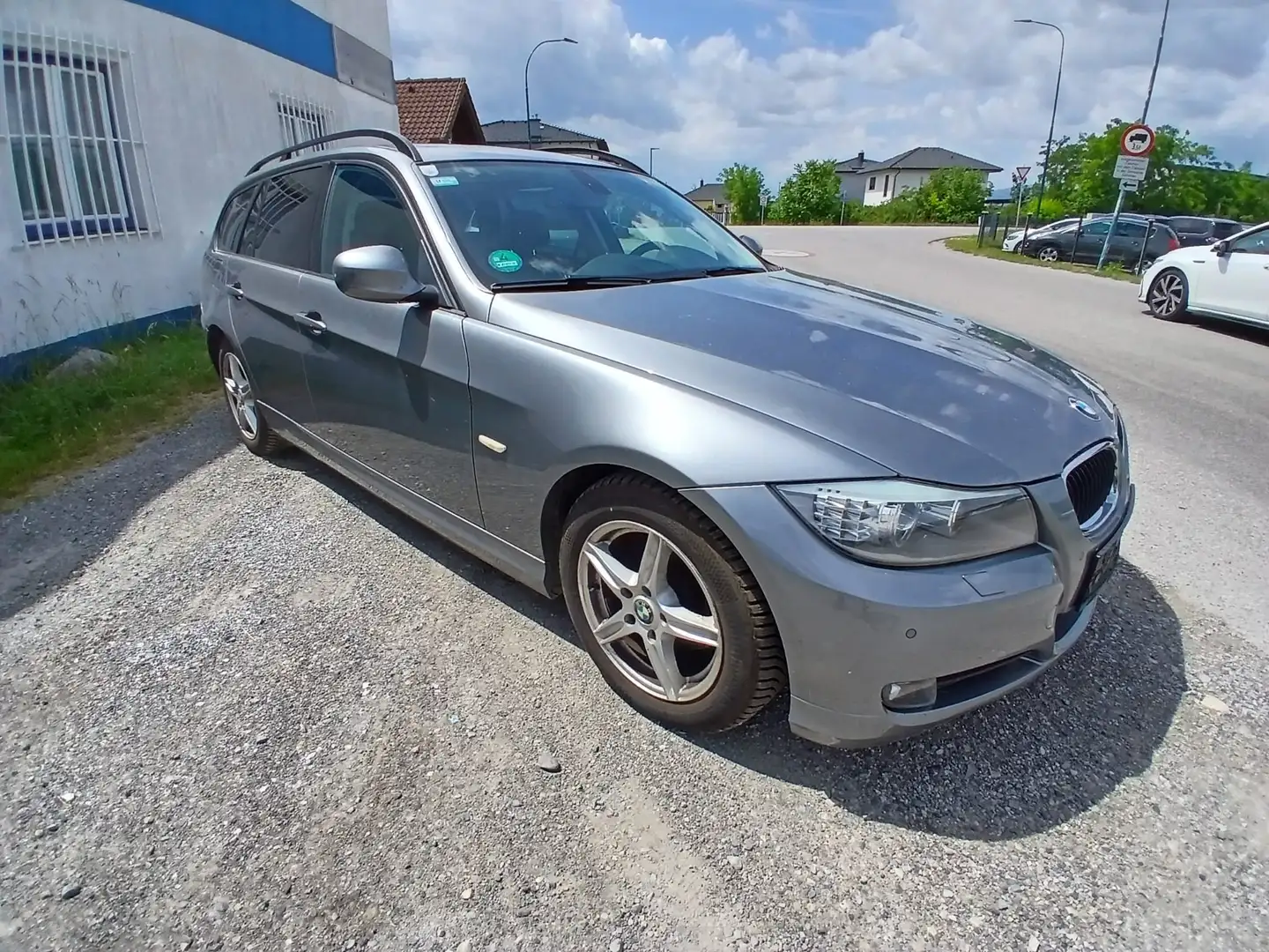 BMW 318 318i Touring Grau - 2