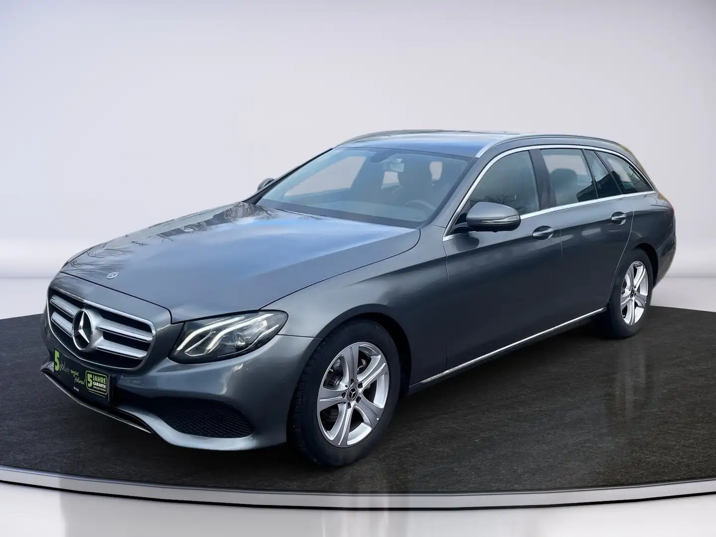 Mercedes-Benz E 200 T 360,  AUT Kam.  KlimaA LED LM PDC Grau - 2