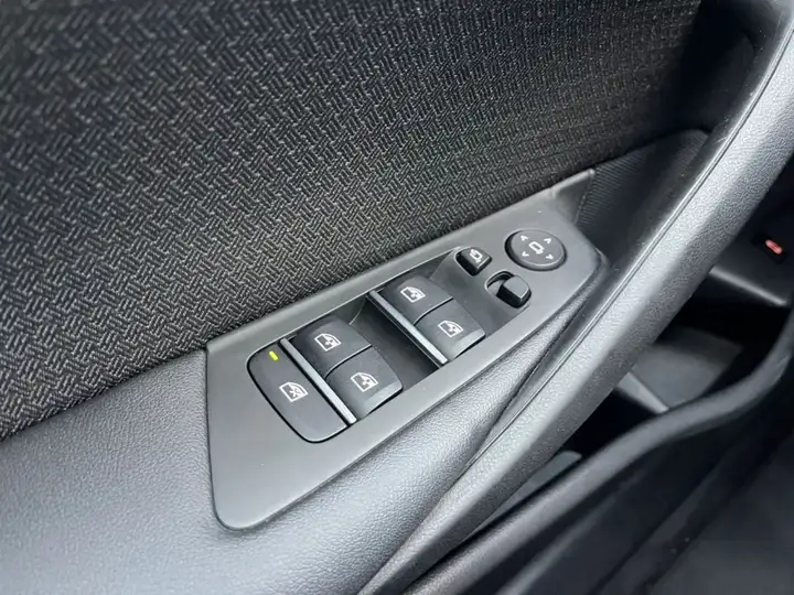 BMW Serie 5 2020, foto 22