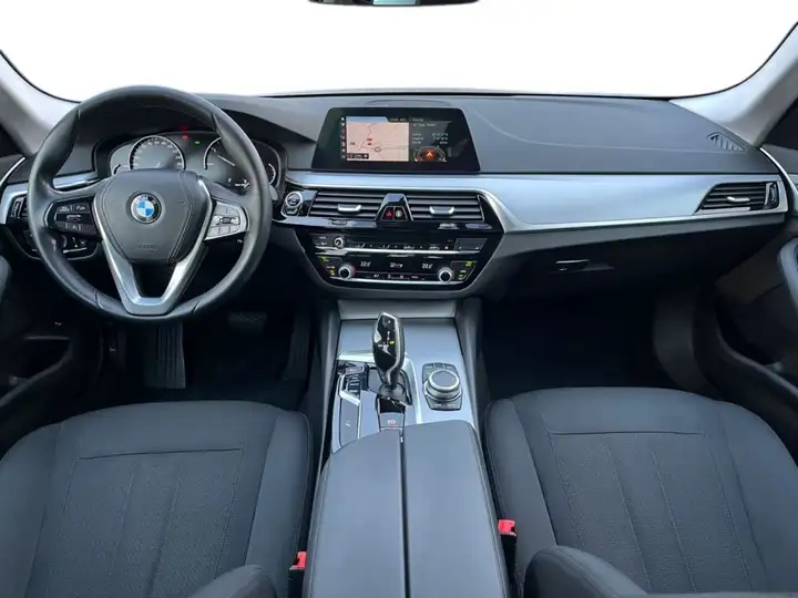 BMW Serie 5 2020, foto 2