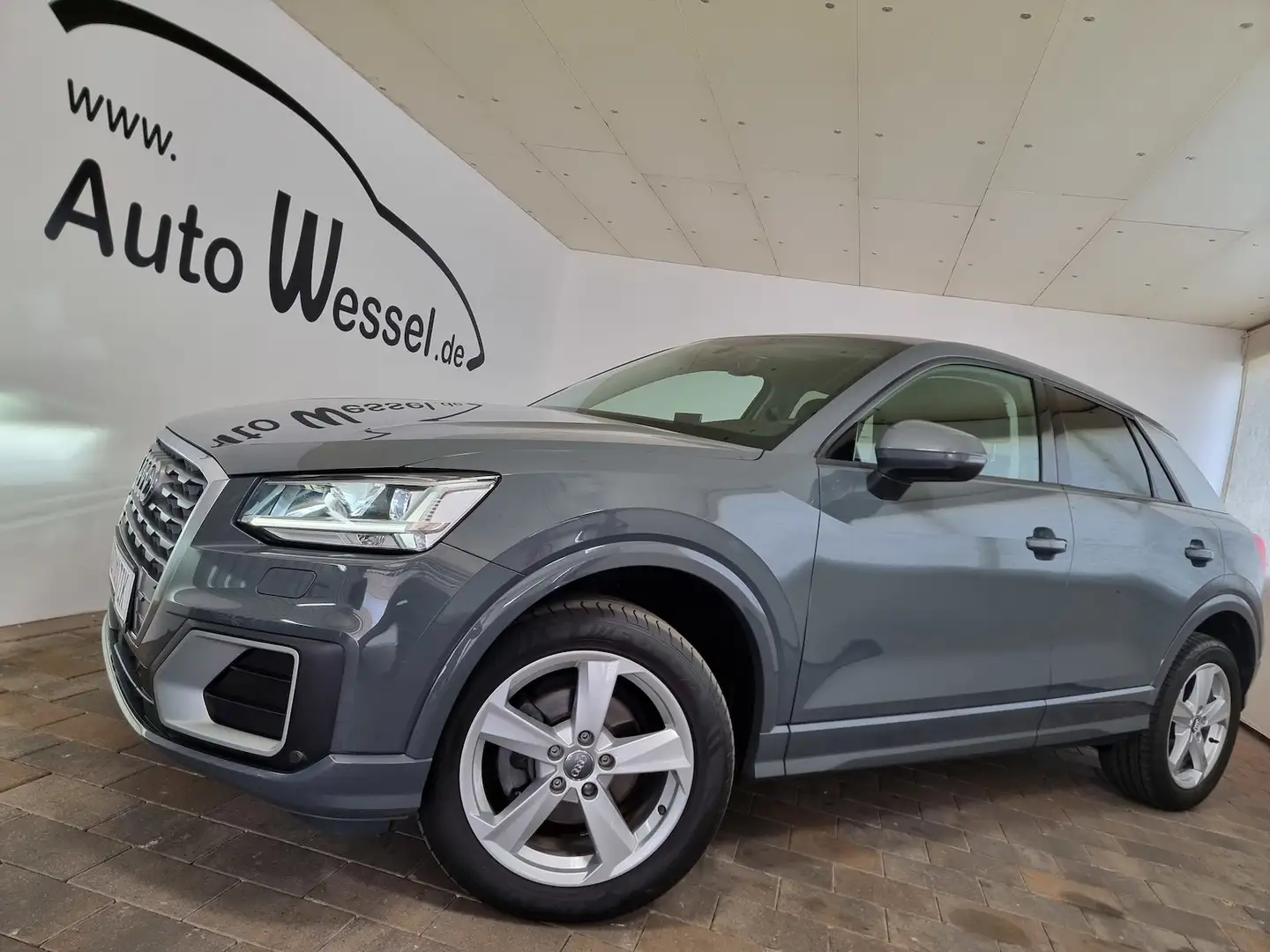Audi Q2 30 TDI sport DSG LED Navi Leder Spur Grau - 1