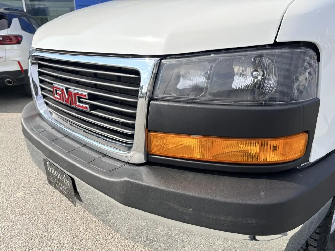 GMC Savana снимка GMC Savana