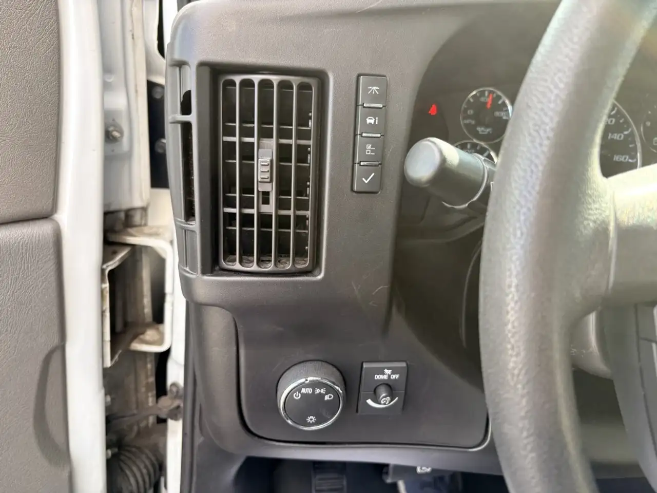 GMC Savana снимка GMC Savana