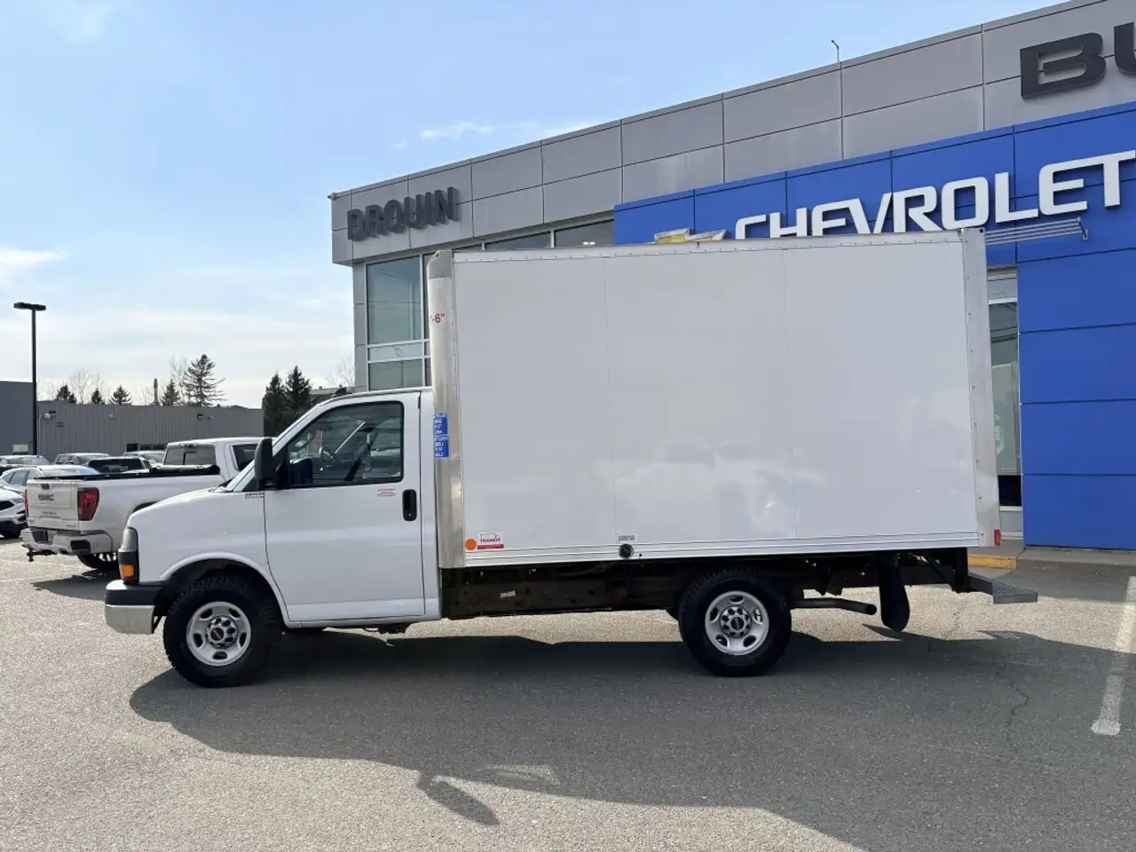 GMC Savana снимка GMC Savana