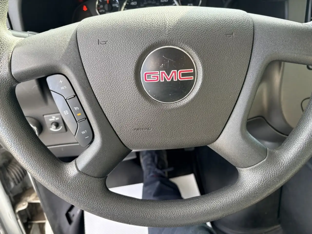 GMC Savana снимка GMC Savana