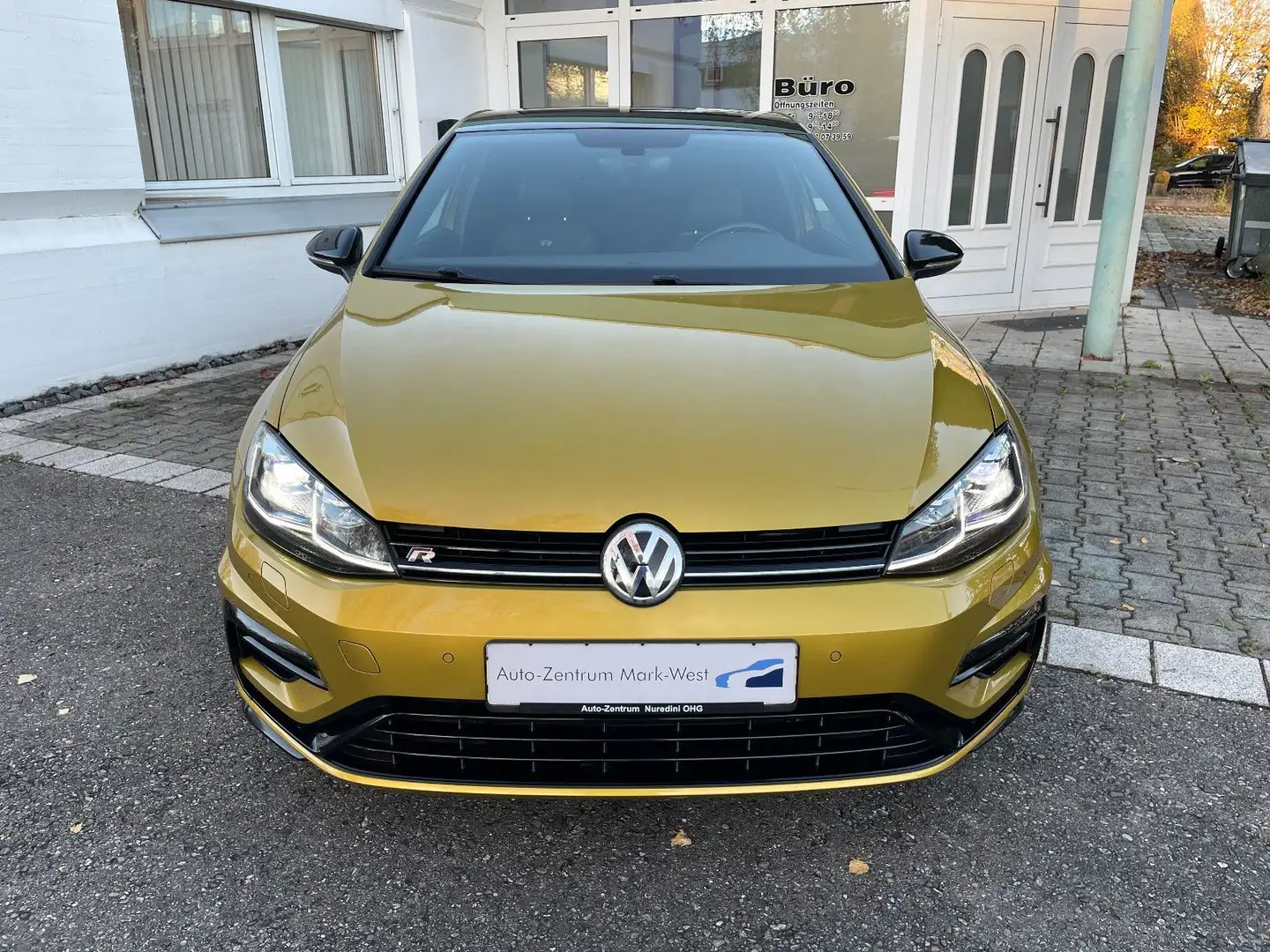 Volkswagen Golf VII Lim. R BMT/Start-Stopp 4Motion Jaune - 2