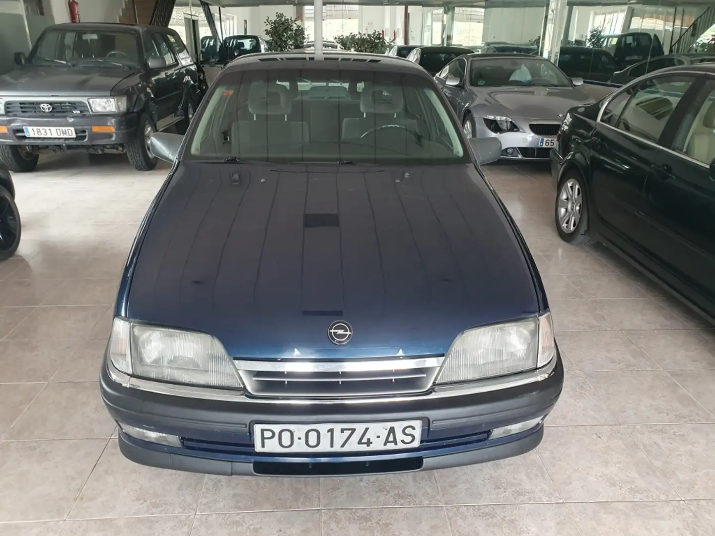 Opel Omega 2.6i CD Blauw - 1