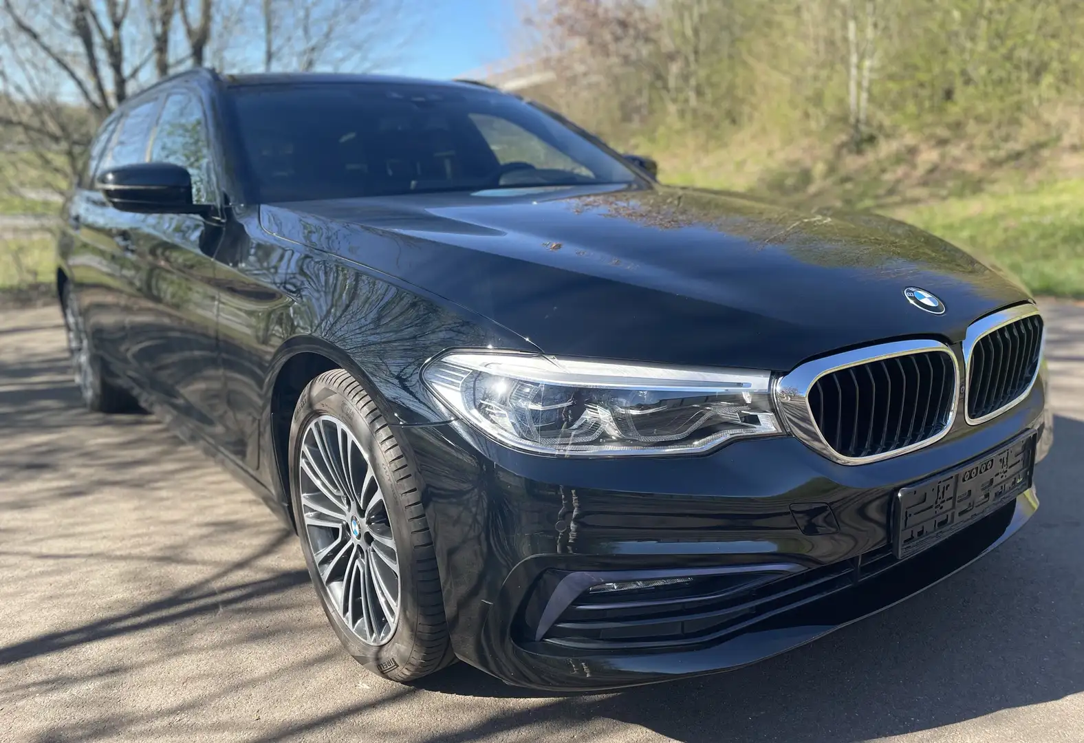 BMW 520 d xDrive |360* Kamera |  HUD | AHK | Adaptiv LED Schwarz - 1