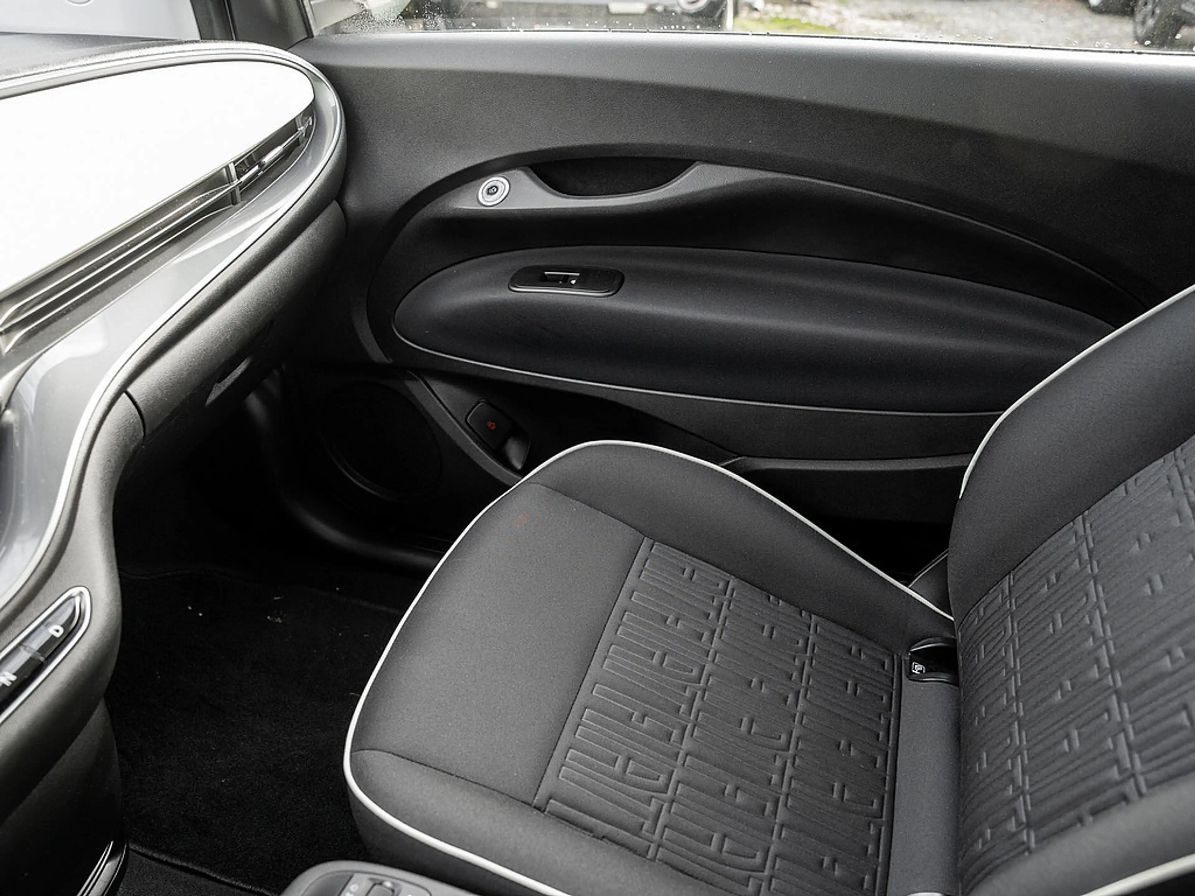 Fiat 500e Base 42kWh - CarPlay, Klimaautomatik, uv — photo 10