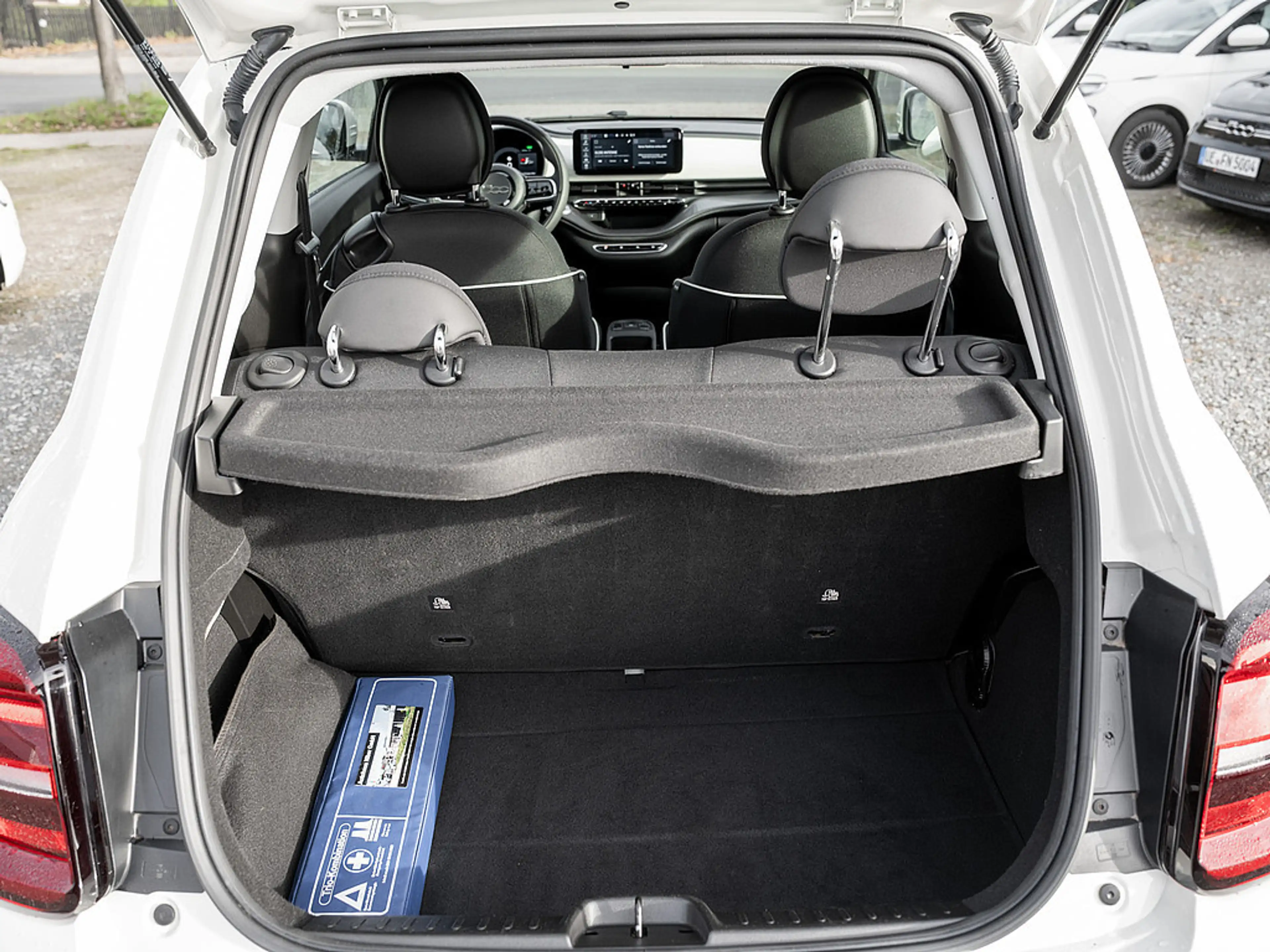 Fiat 500e Base 42kWh - CarPlay, Klimaautomatik, uv — photo 15