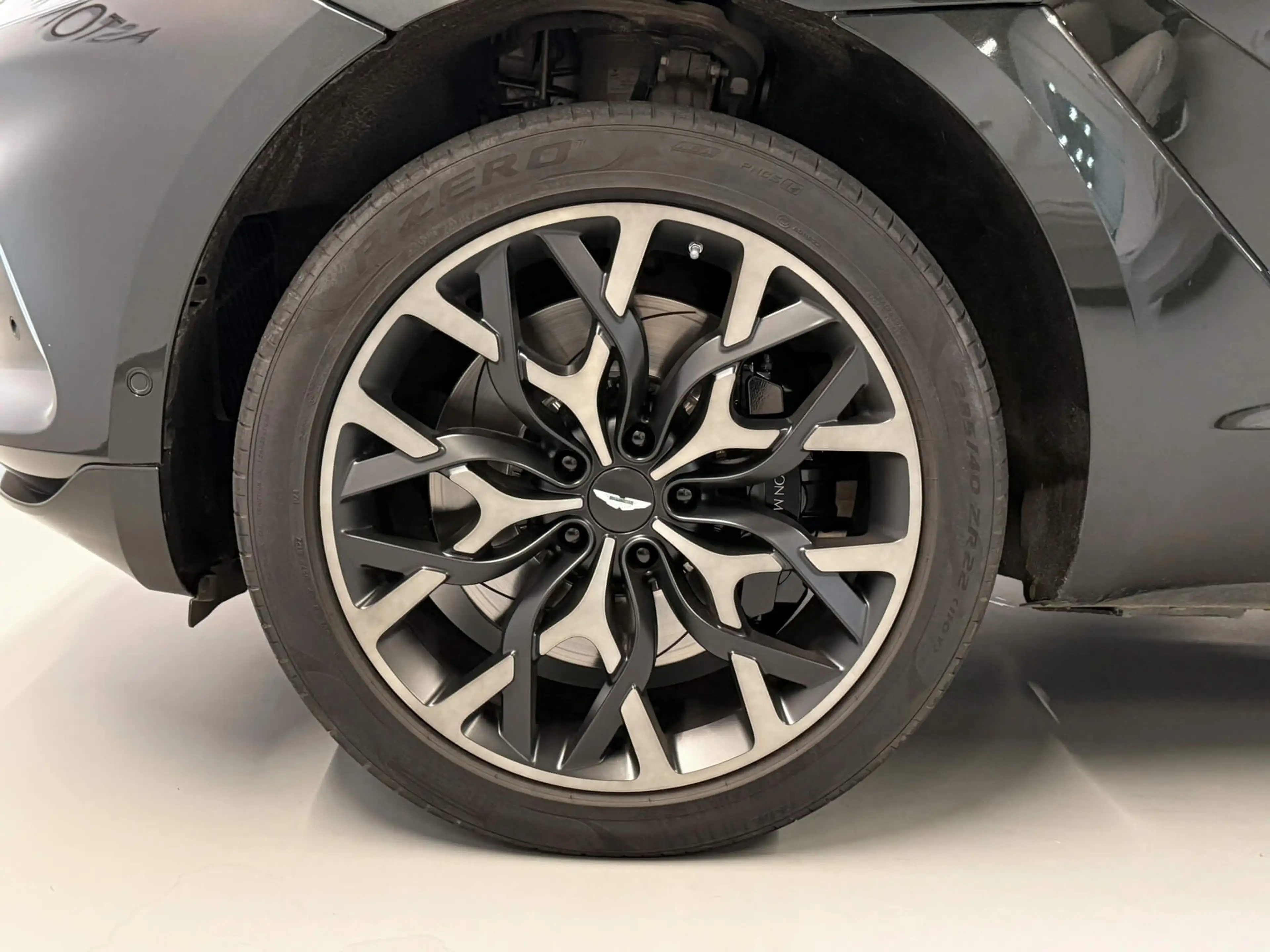 Aston Martin DBX DBX V8 | Aston Martin Brussels — photo 9