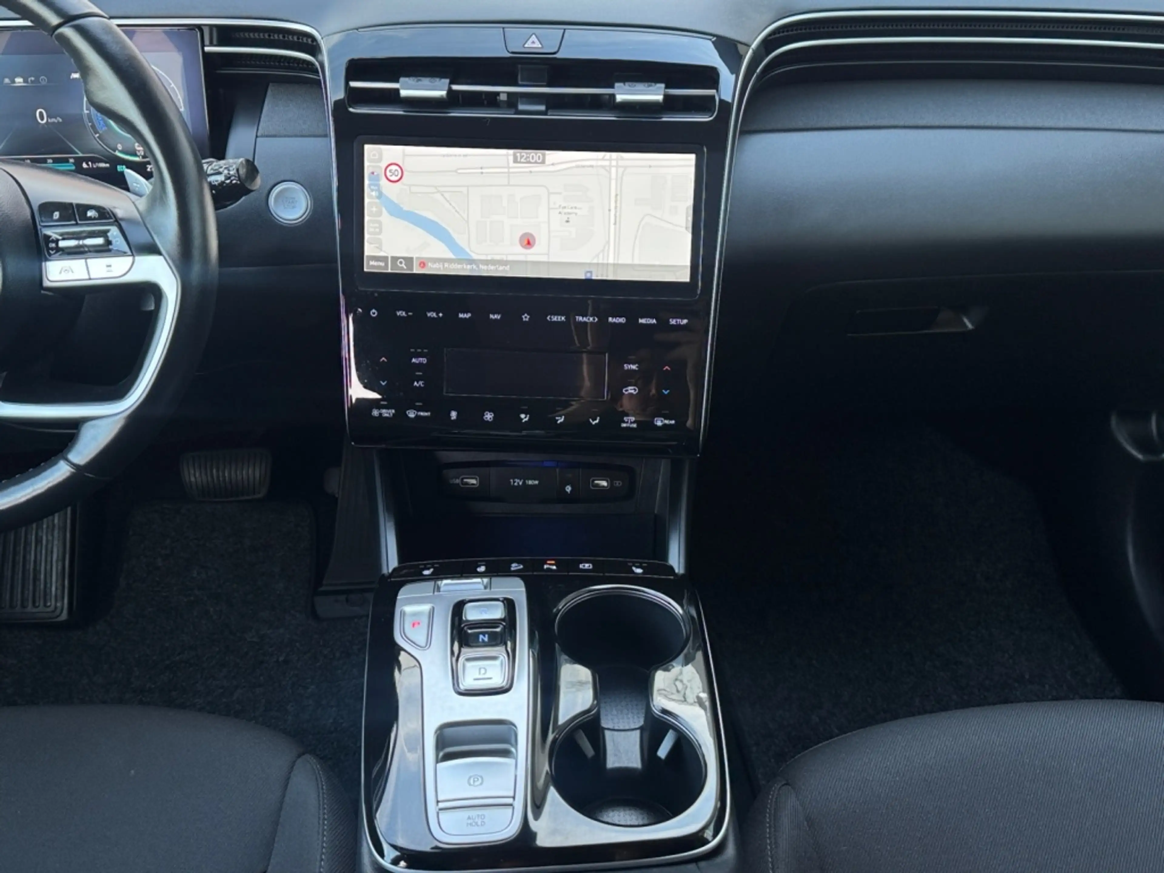 Hyundai TUCSON 1.6 T-GDI HEV Comf — photo 12