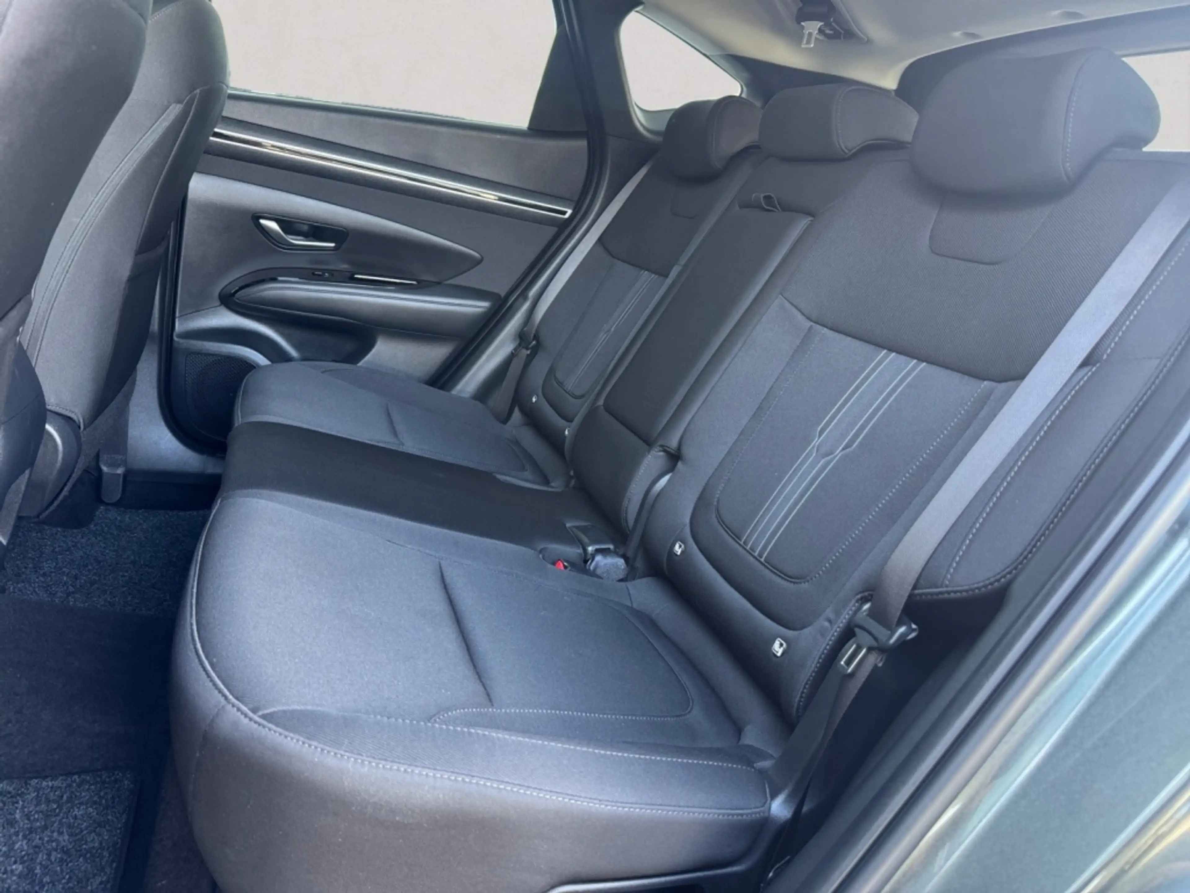 Hyundai TUCSON 1.6 T-GDI HEV Comf — photo 14