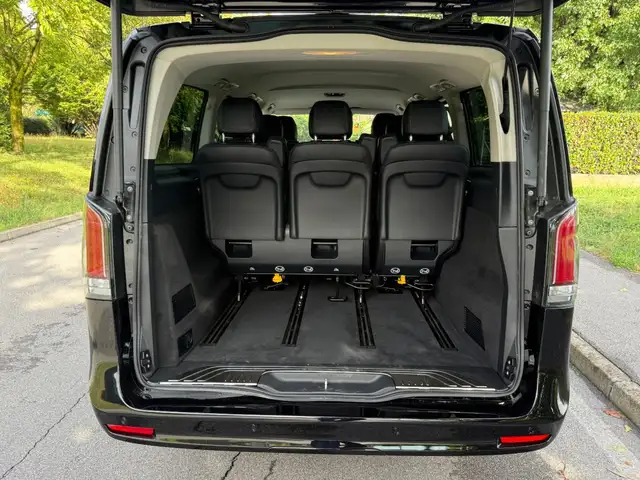 Mercedes-Benz V-Class view 15
