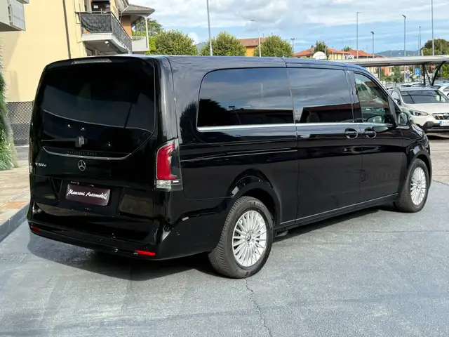 Mercedes-Benz V-Class view 3