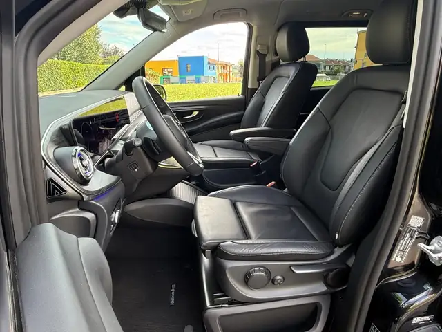 Mercedes-Benz V-Class view 6