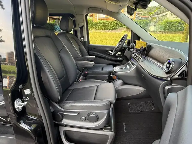 Mercedes-Benz V-Class view 7