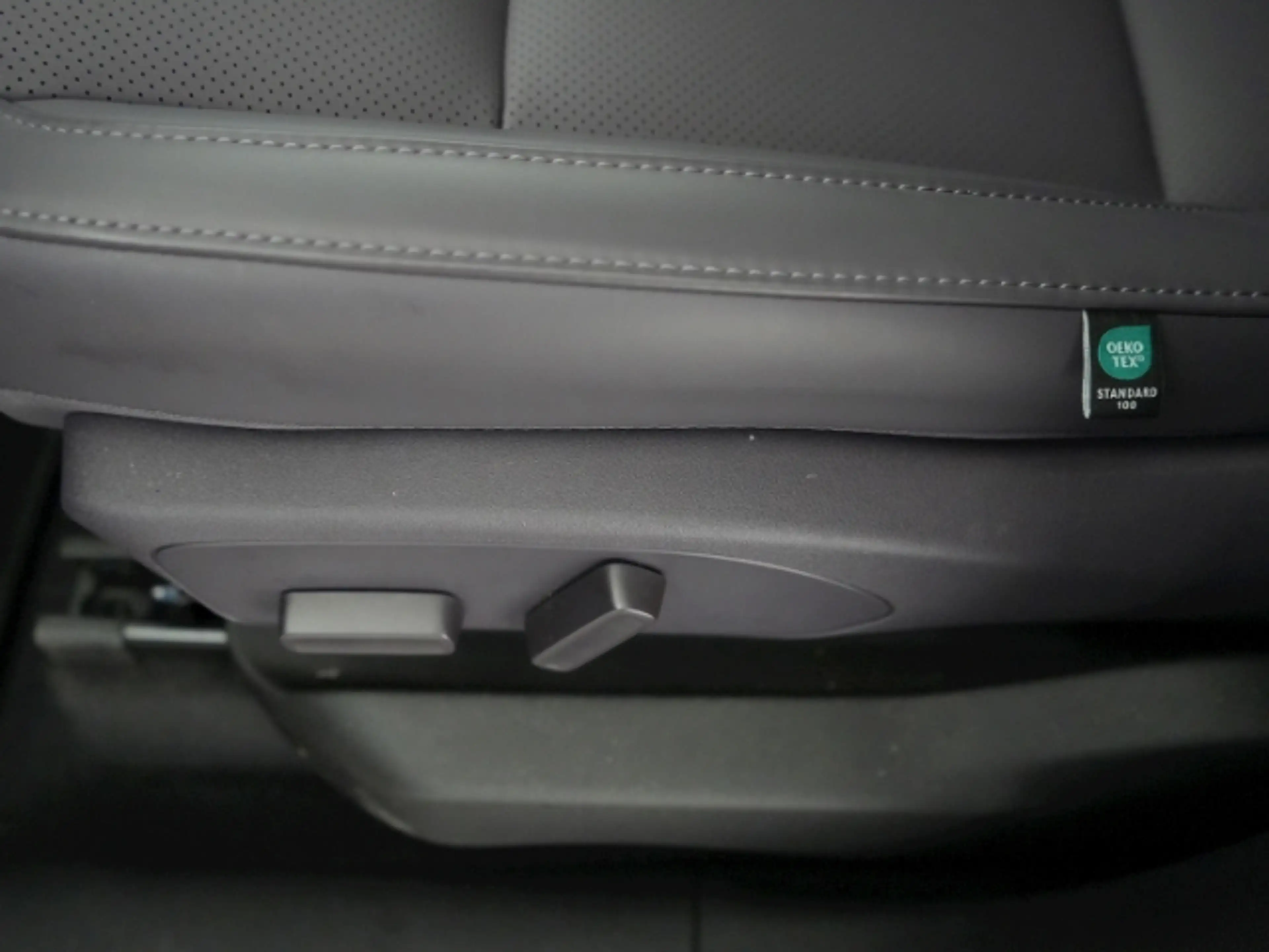 Leapmotor C10 REEV DESIGN 28,4kWh+NAVI+360° KAMERA+LED-SCHEINWER — photo 14