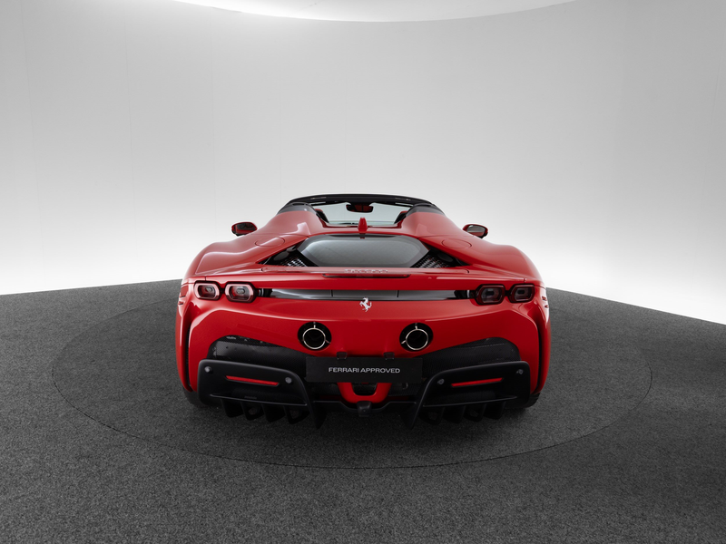 Ferrari SF90 Spider — photo 6