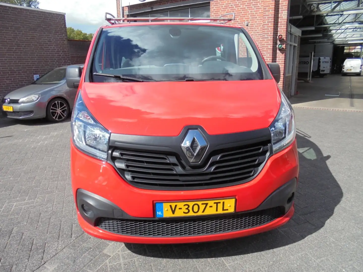 Renault Trafic 1.6dCi L2-H1 DC||Imperiaal||Trekhaak||Rijklaar|| Rood - 2