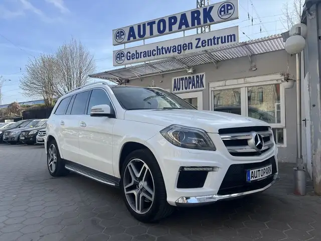 Mercedes-Benz GL 400 4MATIC AMG**Vollausstattung**