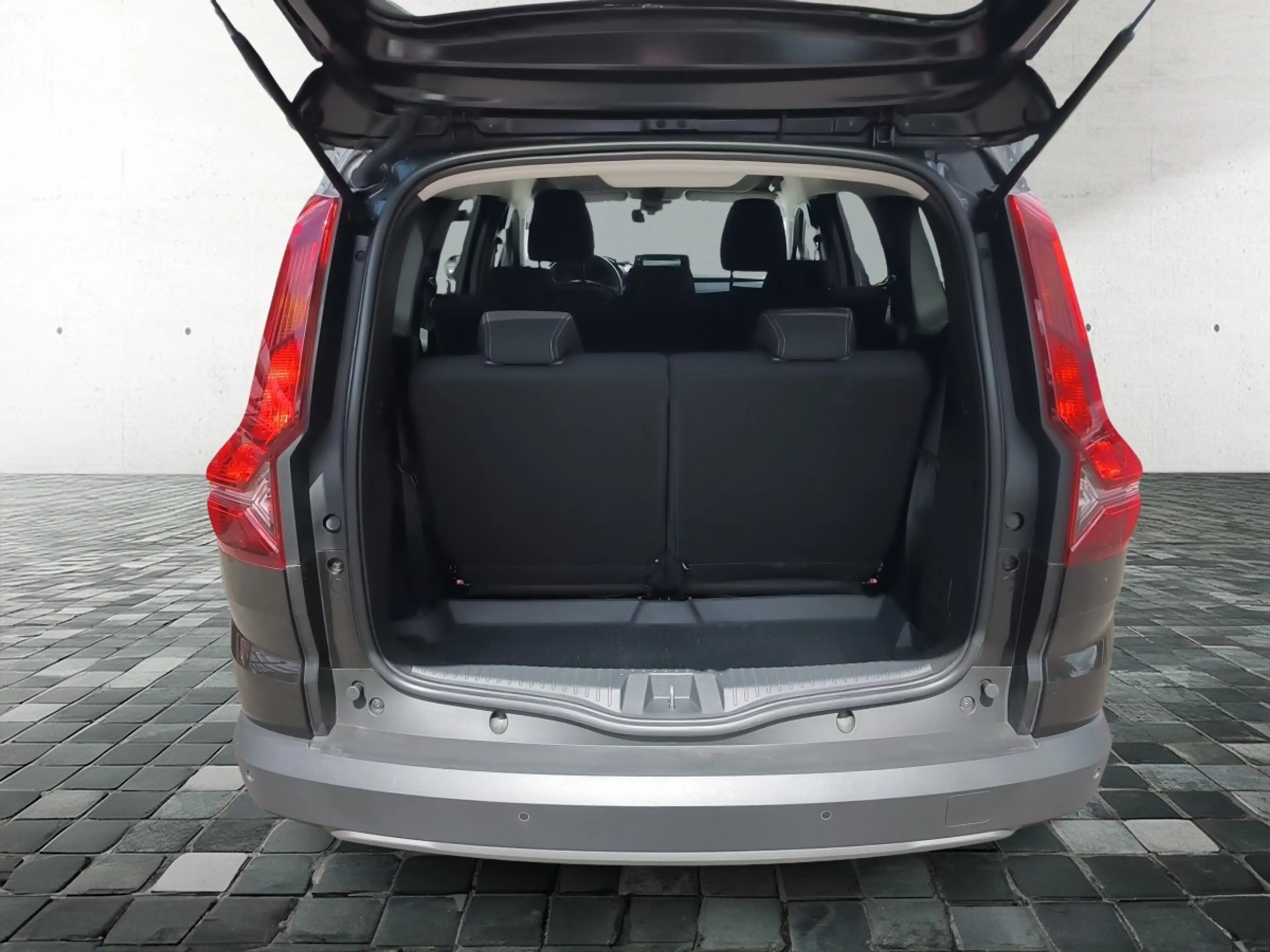 Dacia Jogger EXTREME TCe 100 ECO-G 7-SITZER KLIMA*ALLW — photo 6