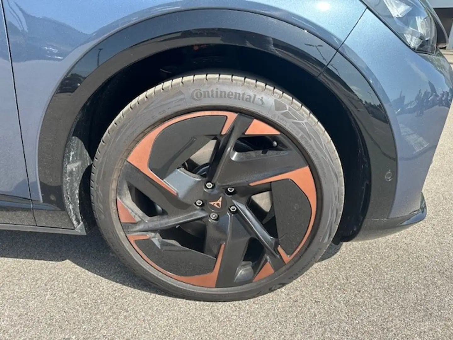 CUPRA Tavascan 250 kW 4Drive VZ/ADRENALINE Blau - 2
