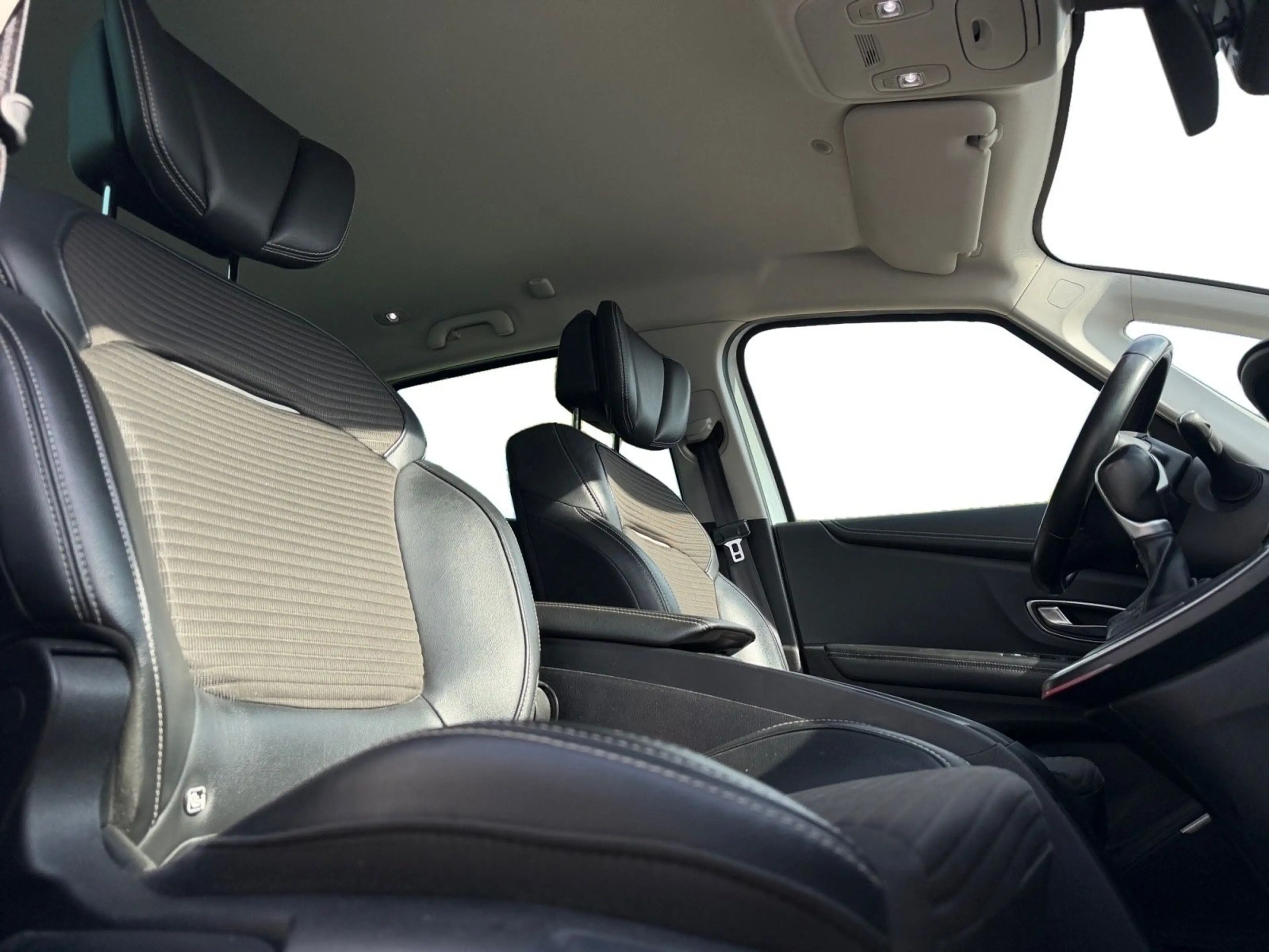 Renault Scenic IV Grand BOSE Edition *NAVI*RFK*SHZ*TEMP* — photo 15