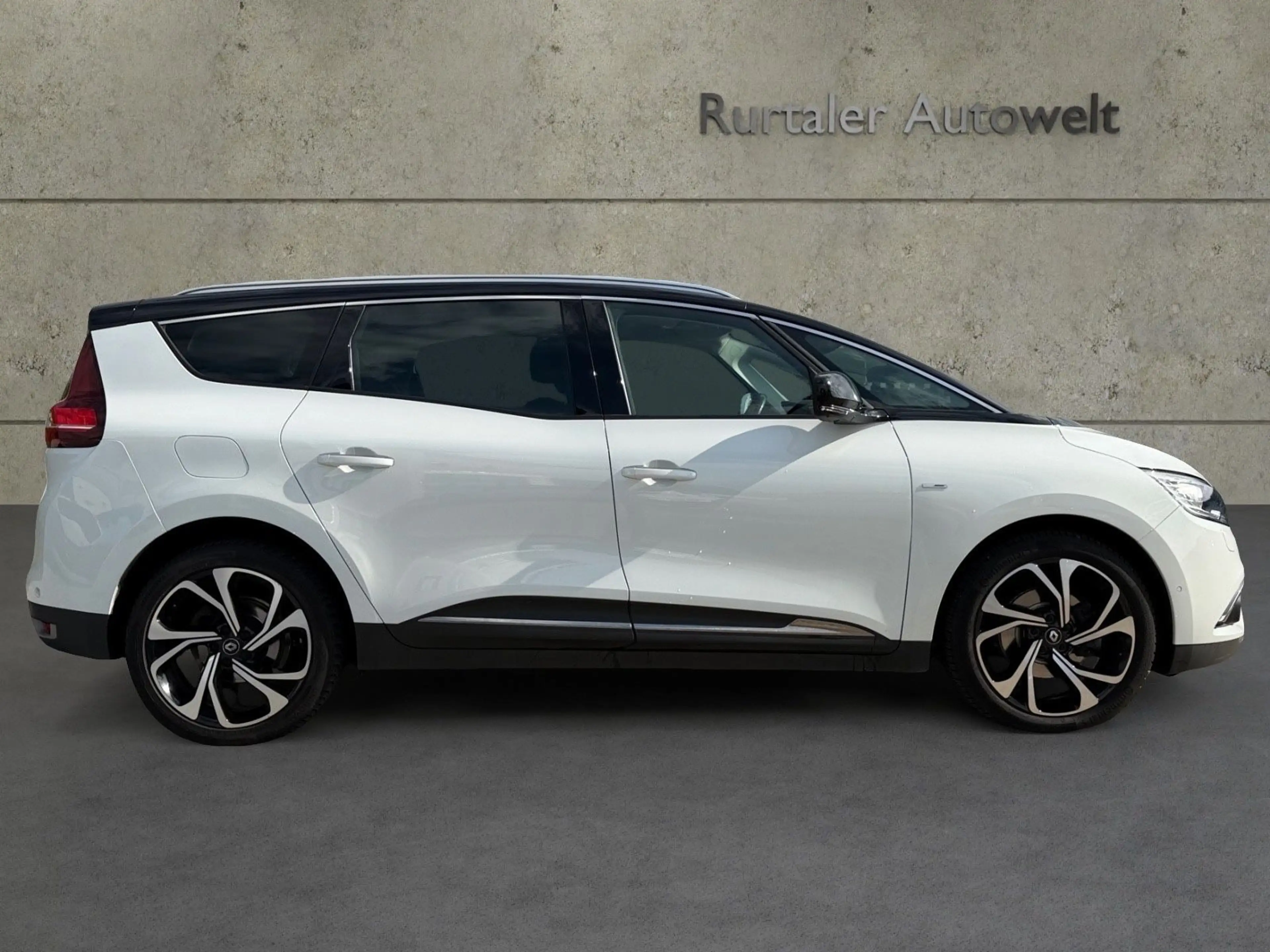 Renault Scenic IV Grand BOSE Edition *NAVI*RFK*SHZ*TEMP* — photo 6